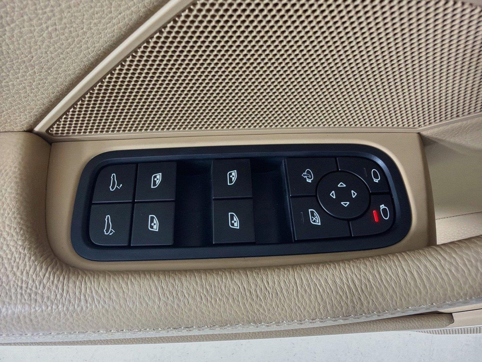 Used 2022 Carrara White Metallic Porsche 4 image 9