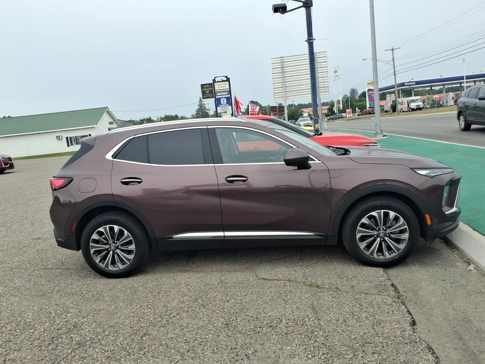 Used 2024 Amethyst Metallic Buick Preferred image 4