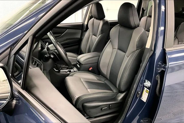Used 2025 Cosmic Blue Pearl Subaru Onyx Edition image 24