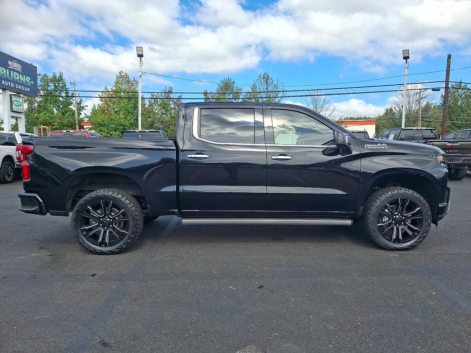 Used 2022 Mosaic Black Metallic Chevrolet High Country image 12