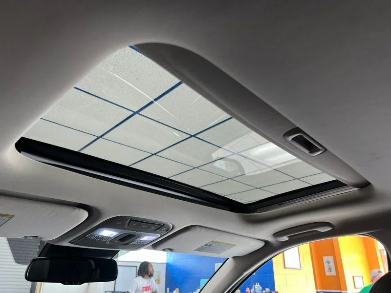 Used 2020 White Kia EX image 19