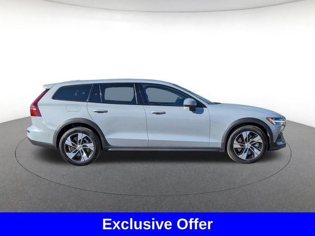 2025 Volvo V60 Cross Country Plus - Photo 13