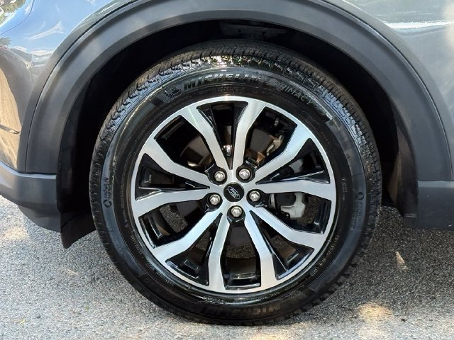 Used 2023 Gray Ford ST-Line image 6