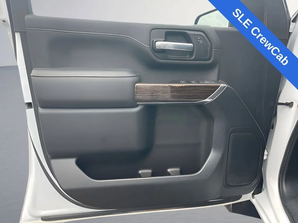 Used 2023 Summit White GMC SLE image 14