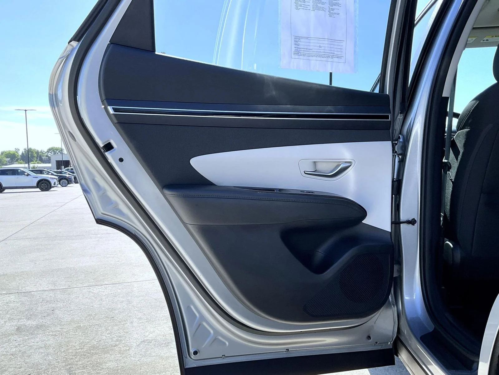Used 2022 Silver Hyundai SEL Convenience image 21