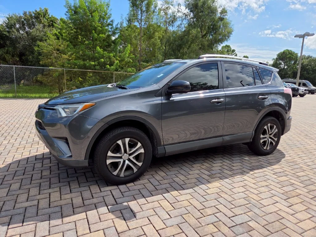 Used 2016 Gray Toyota LE image 3