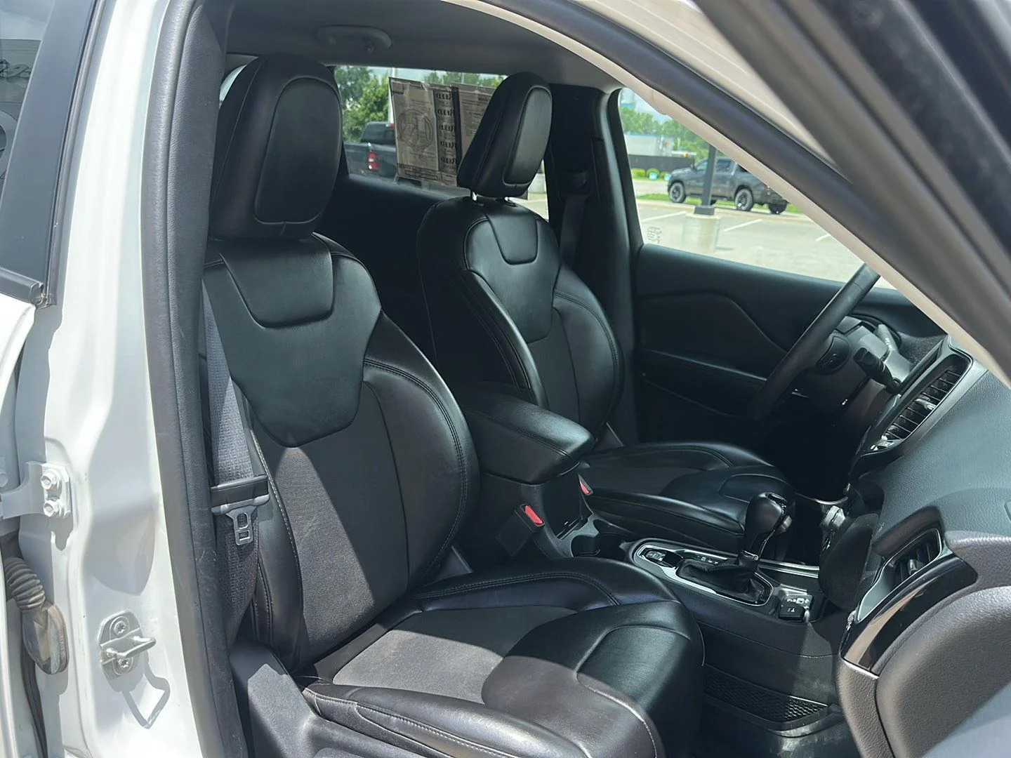 Certified Used 2021 Bright White Clearcoat Jeep Altitude image 32