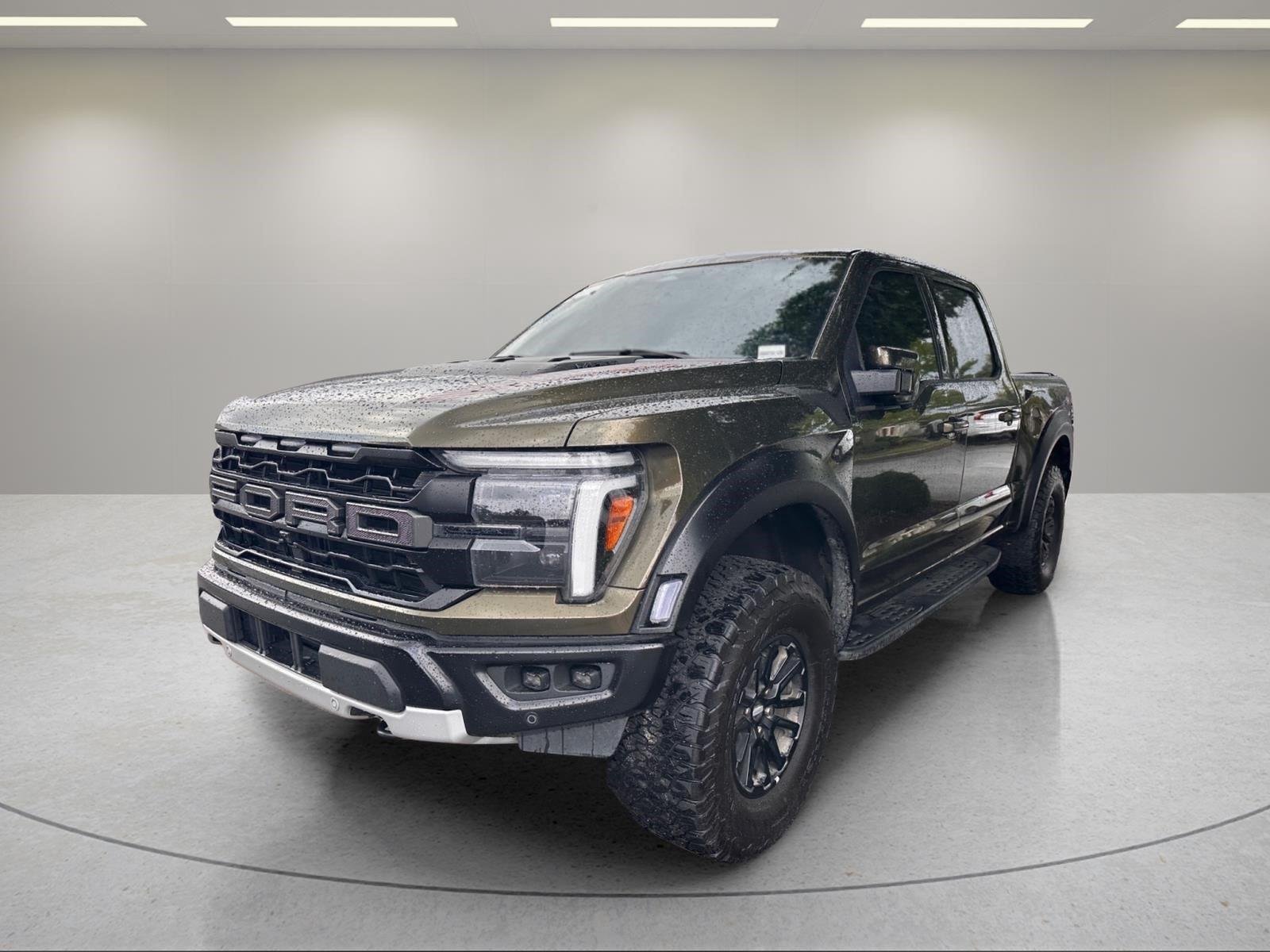 Used 2024 Shelter Green Ford Raptor image 3