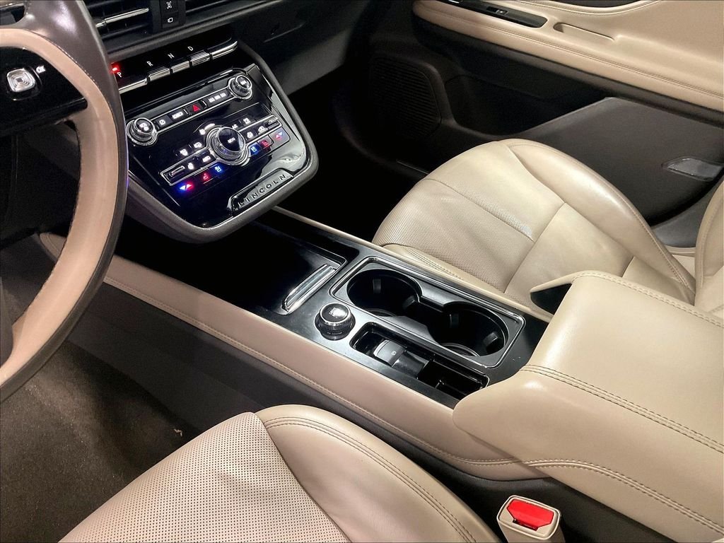 Used 2020 White Lincoln Standard image 20