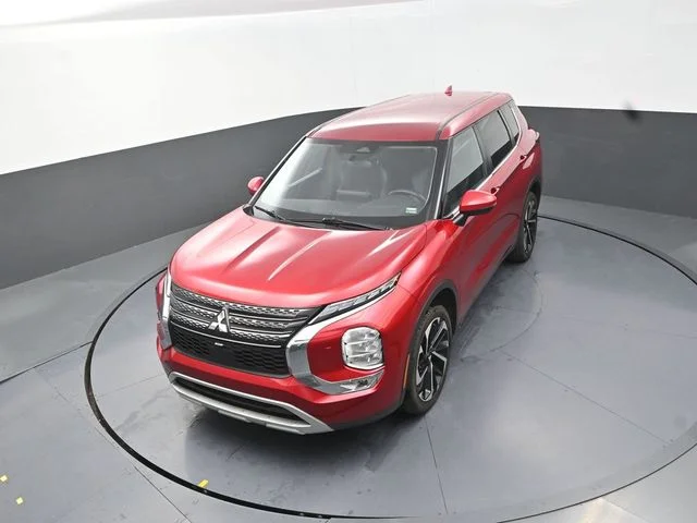 Used 2024  Mitsubishi SE image 25
