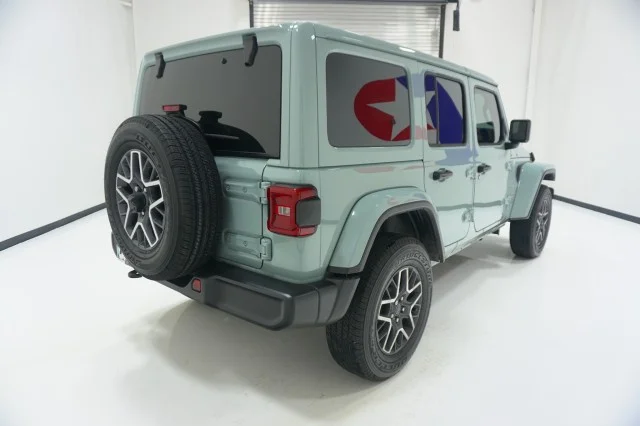 Used 2024 Earl Clear Coat Jeep Sahara image 7