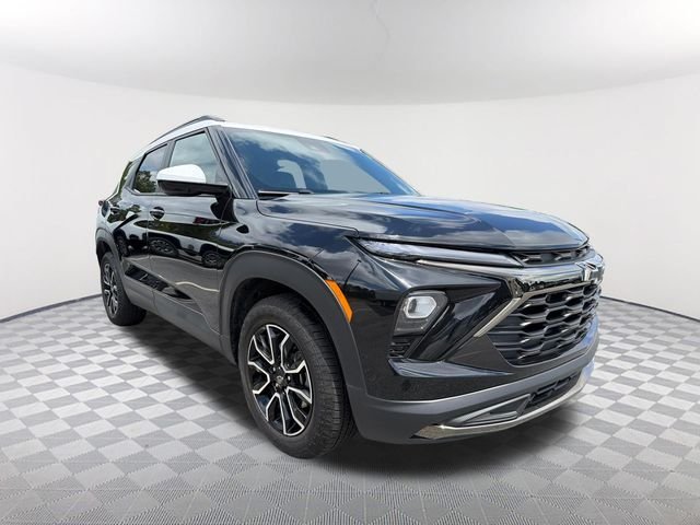 Used 2025 Black Chevrolet ACTIV image 3