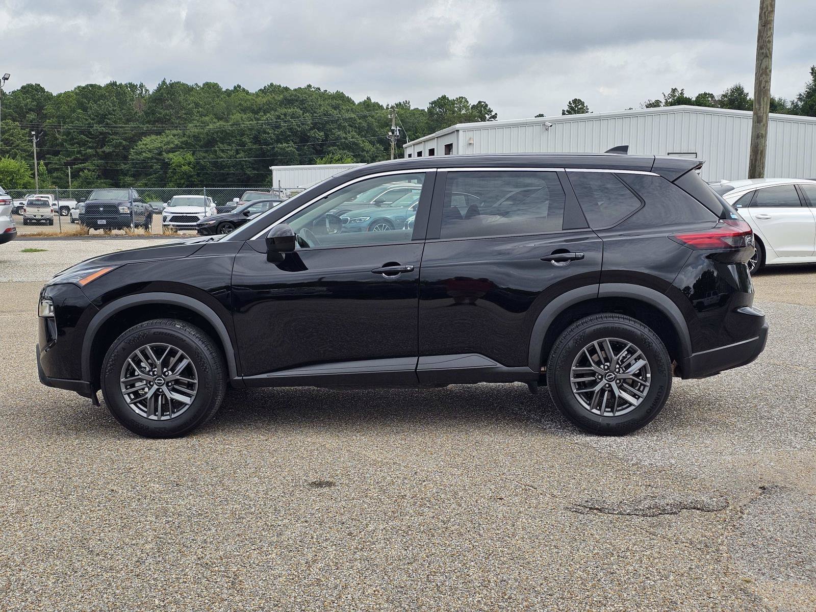 Used 2026 Super Black Nissan SV image 13