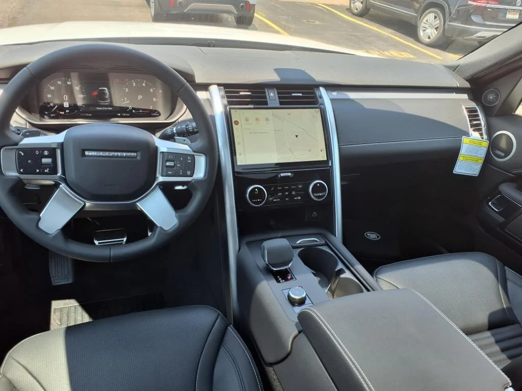 2025 Land Rover Discovery Dynamic SE - Photo 6