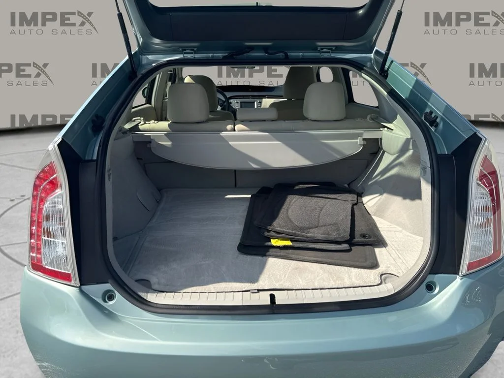 Used 2013 Beige Toyota Three image 21