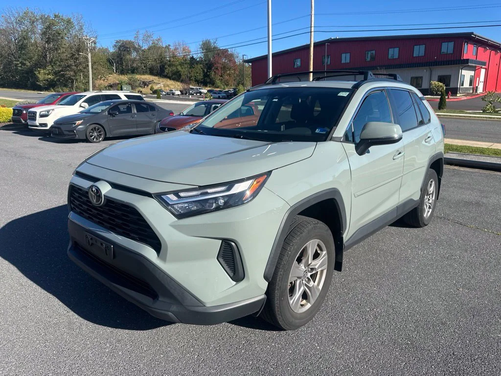 Used 2023  Toyota XLE image 7