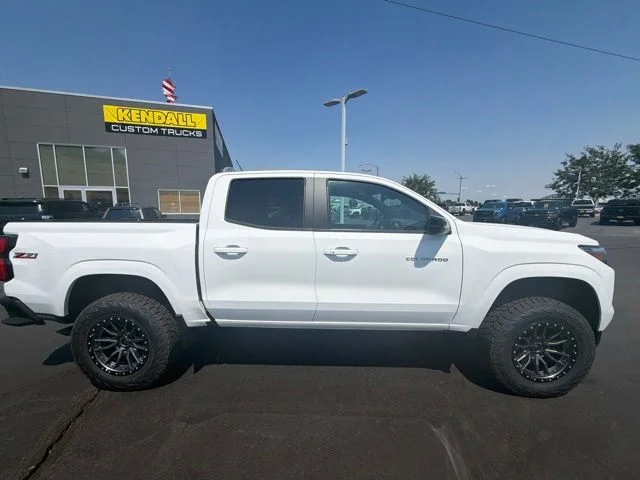 Used 2023 White Chevrolet Z71 image 3