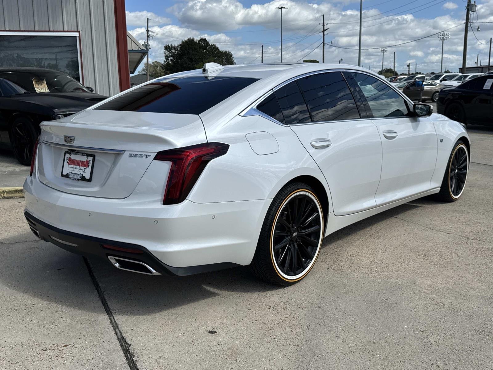 Used 2021 Crystal White Tricoat Cadillac Premium Luxury image 7