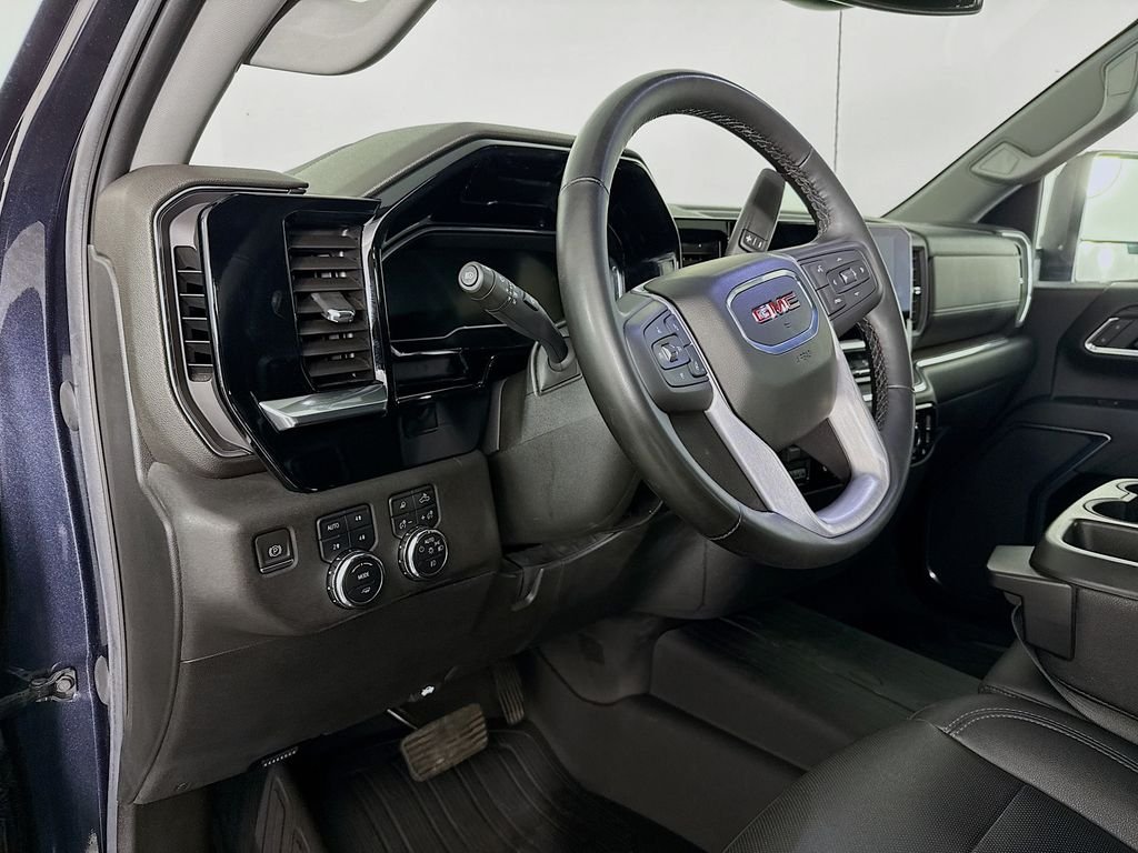 Used 2024 Silver GMC SLT image 4