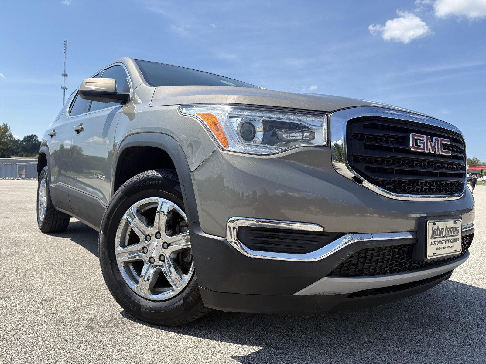 Used 2019 Pepperdust Metallic GMC SLE image 15