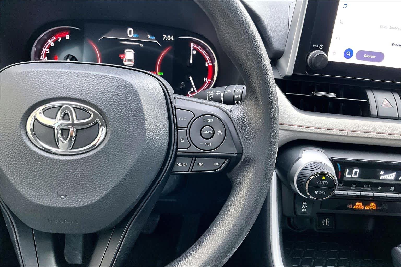 Used 2025 Silver Sky Metallic Toyota XLE image 25
