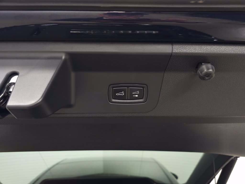 Used 2022  Porsche 4S image 6