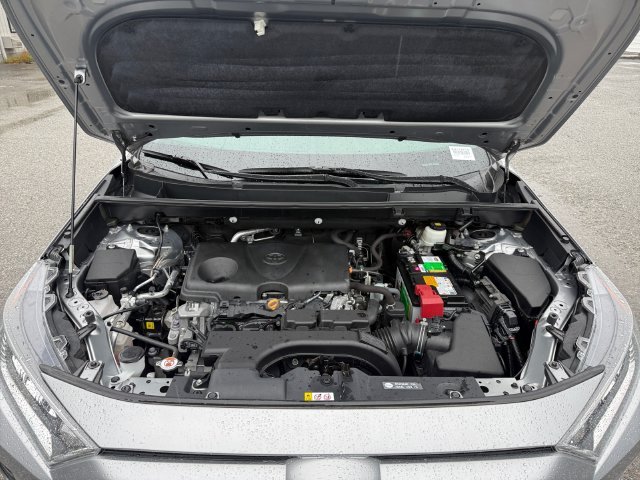 Used 2021 Silver Sky Metallic Toyota XLE image 24