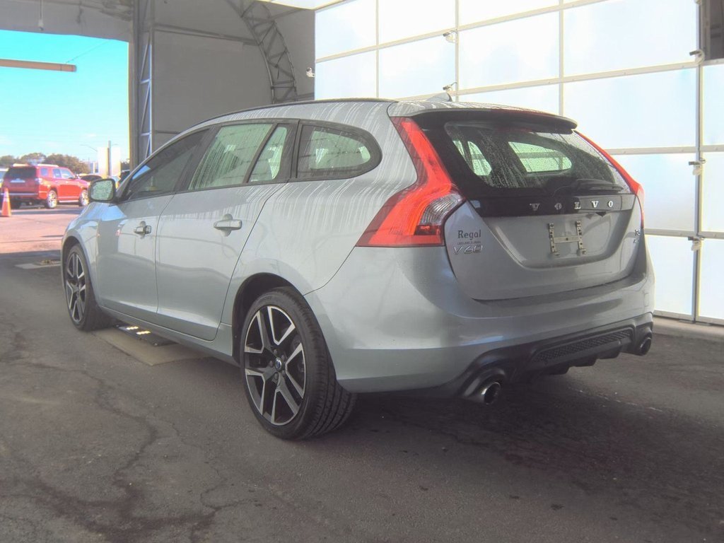 2018 Volvo V60 T5 AWD photo 2