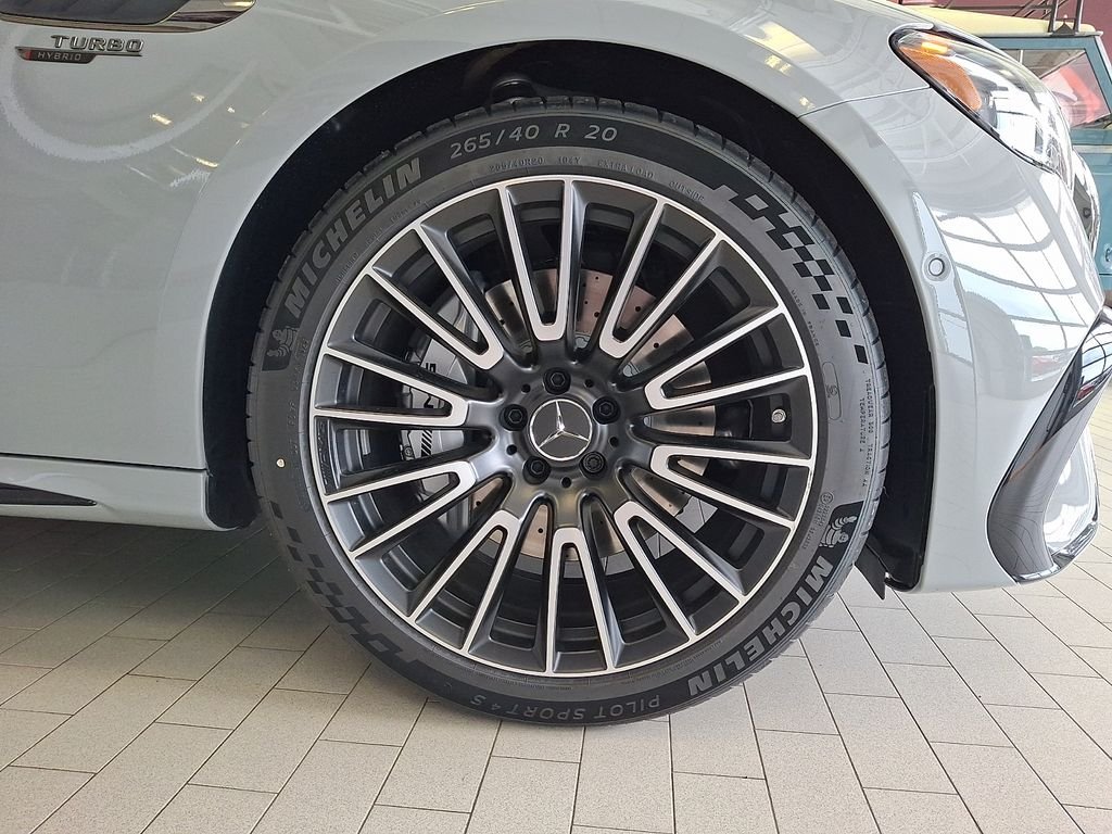 New 2026 MANUFAKTUR Alpine Grey Mercedes-Benz E 53 AMG® image 5
