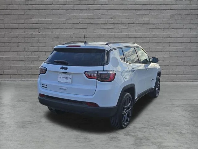 New 2026 Bright White Clearcoat Jeep Latitude image 5