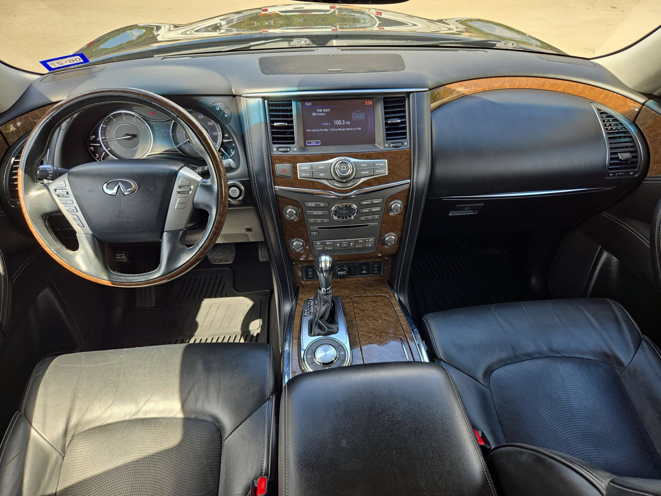 Used 2017 Black Obsidian INFINITI Base image 17