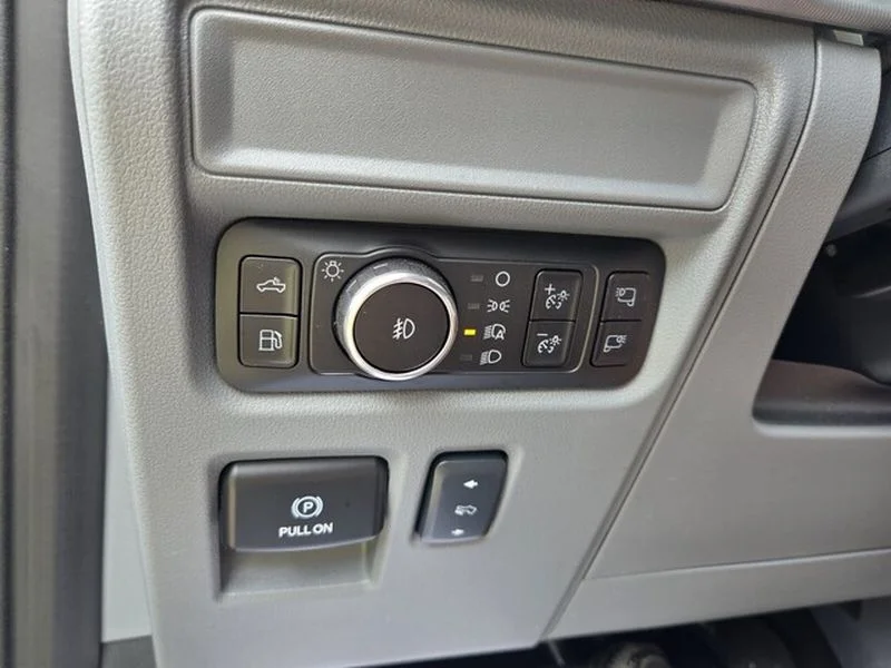 Used 2025 Agate Black Metallic Ford LARIAT image 27