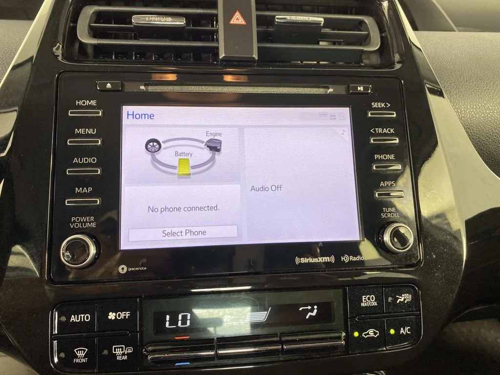 Used 2021 White Toyota LE image 19