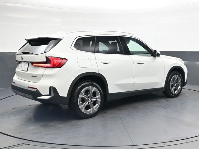 Used 2023 White BMW xDrive28i image 4