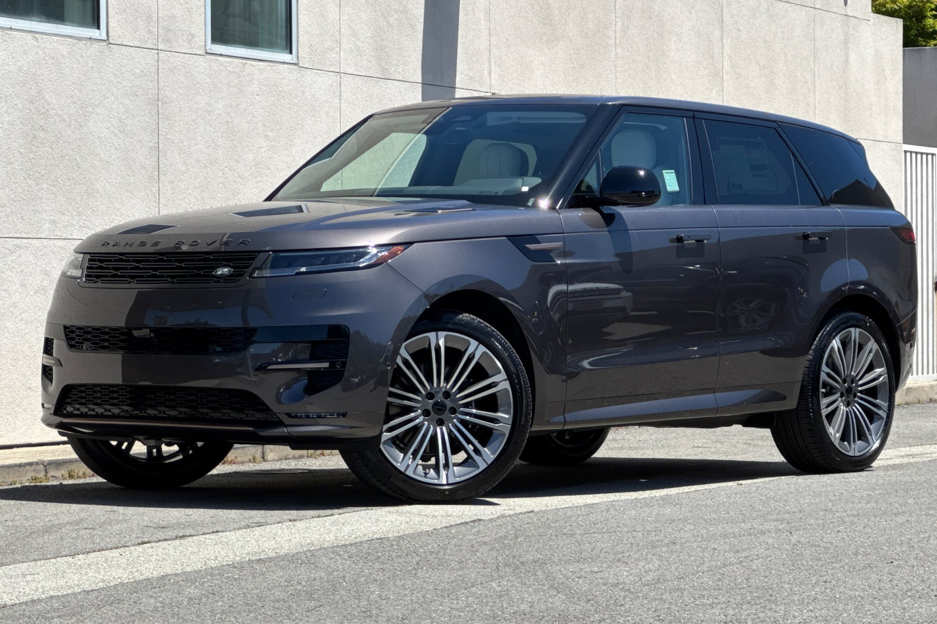 New 2026 Range Rover Sport Dynamic SE