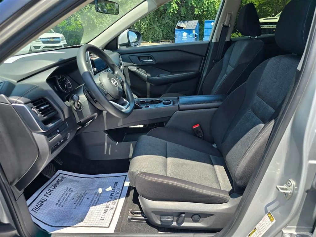 Used 2024 Silver Nissan SV image 11