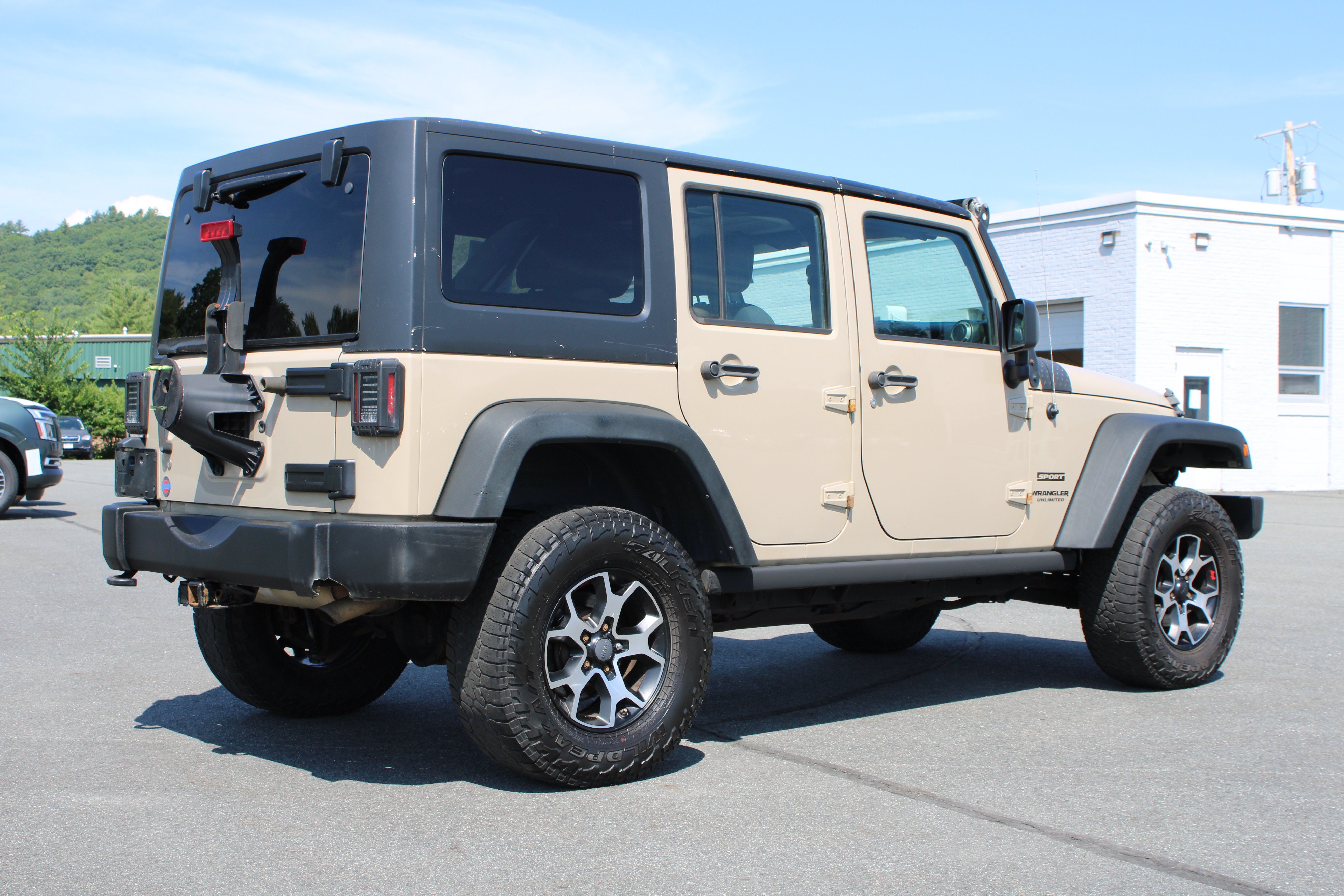 Used 2016 Mojave Sand Clearcoat Jeep Sport image 8