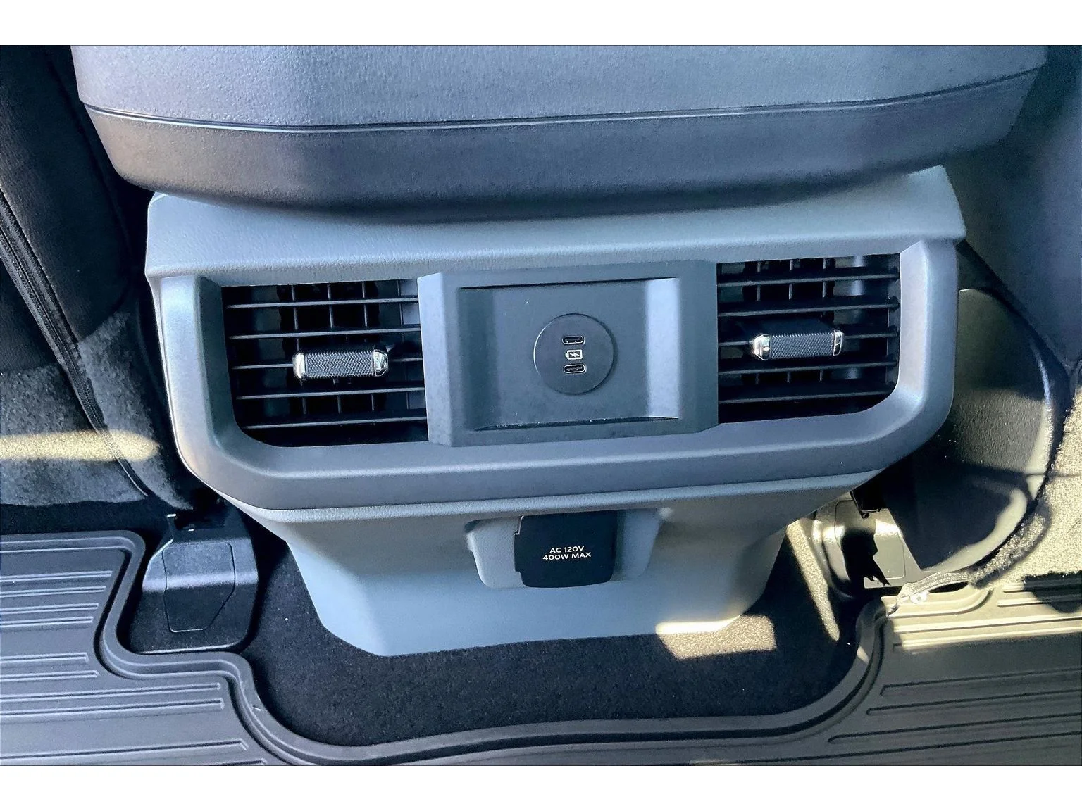 Used 2025 White Ford LARIAT image 23