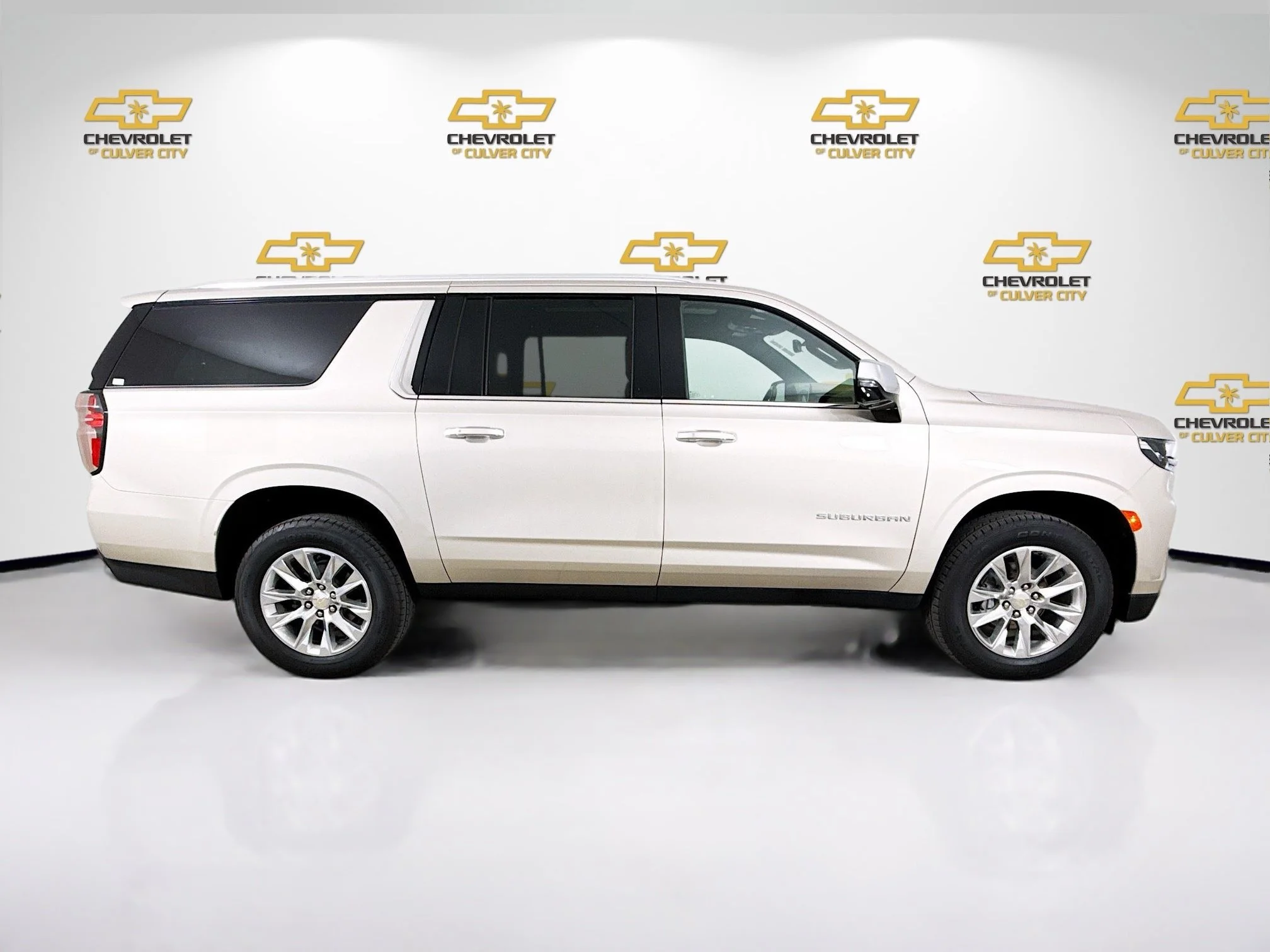 Used 2021 Empire Beige Metallic Chevrolet Premier image 9