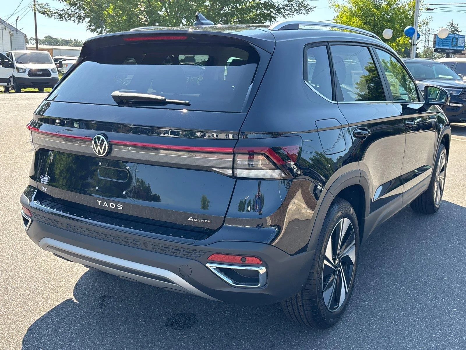 New 2026 Deep Black Pearl Volkswagen SE image 5