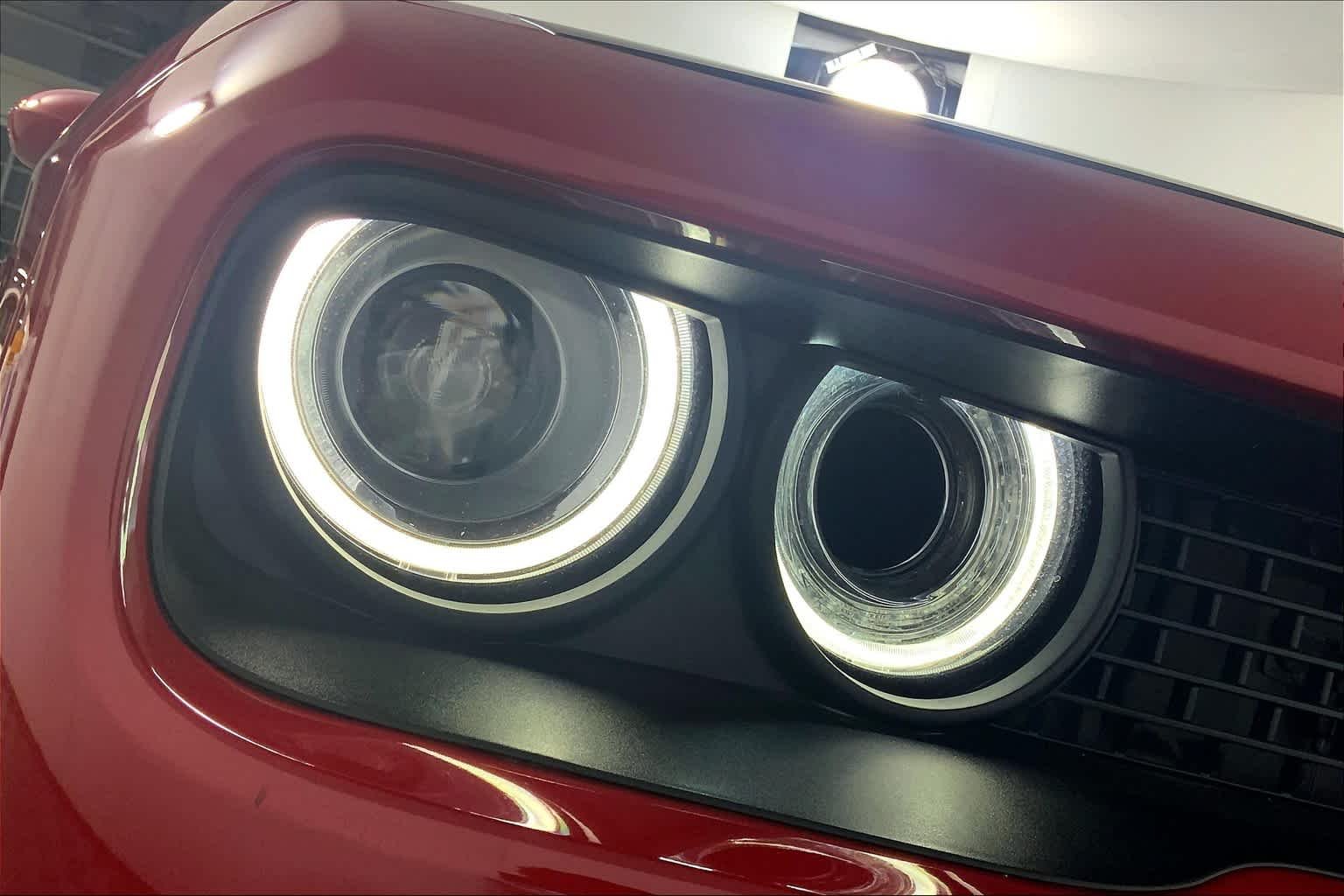 Used 2017 Redline Red Tricoat Pearl Dodge SRT Hellcat image 27