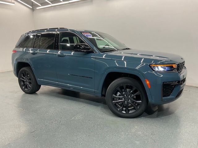 New 2026 Steel Blue Exterior Paint Jeep Limited Reserve image 2