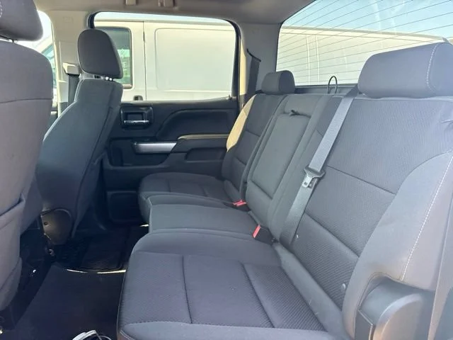 Used 2018 SUMMIT WHITE Chevrolet LT image 18