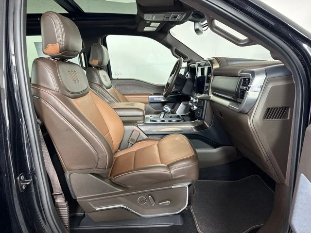 Used 2025 Agate Black Metallic Ford King Ranch image 4