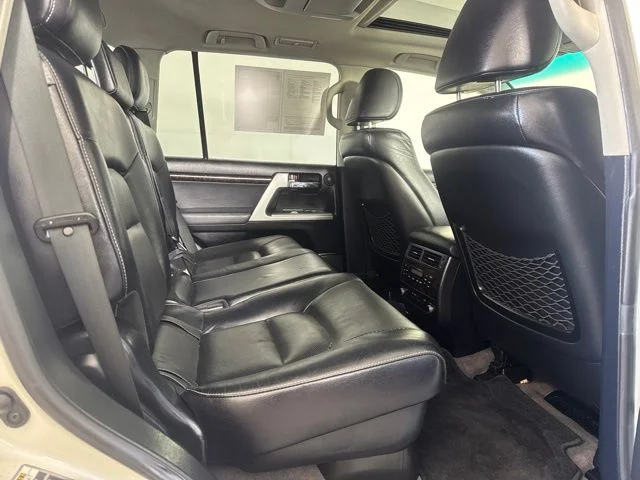 Used 2013 Blizzard Pearl Toyota Base image 5