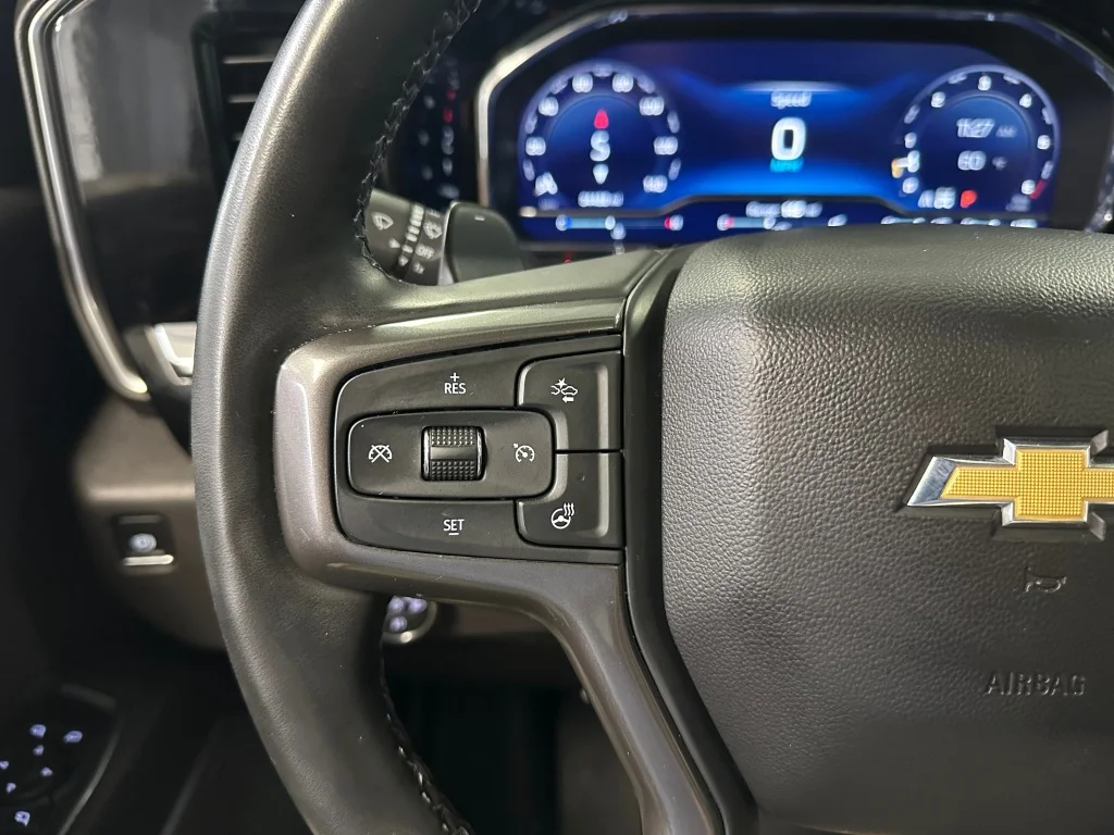 Certified Used 2025 Iridescent Pearl Tricoat Chevrolet High Country image 12