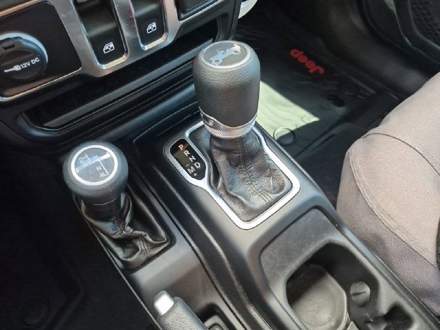 Used 2020 Crystal Metallic Jeep Sport S image 23