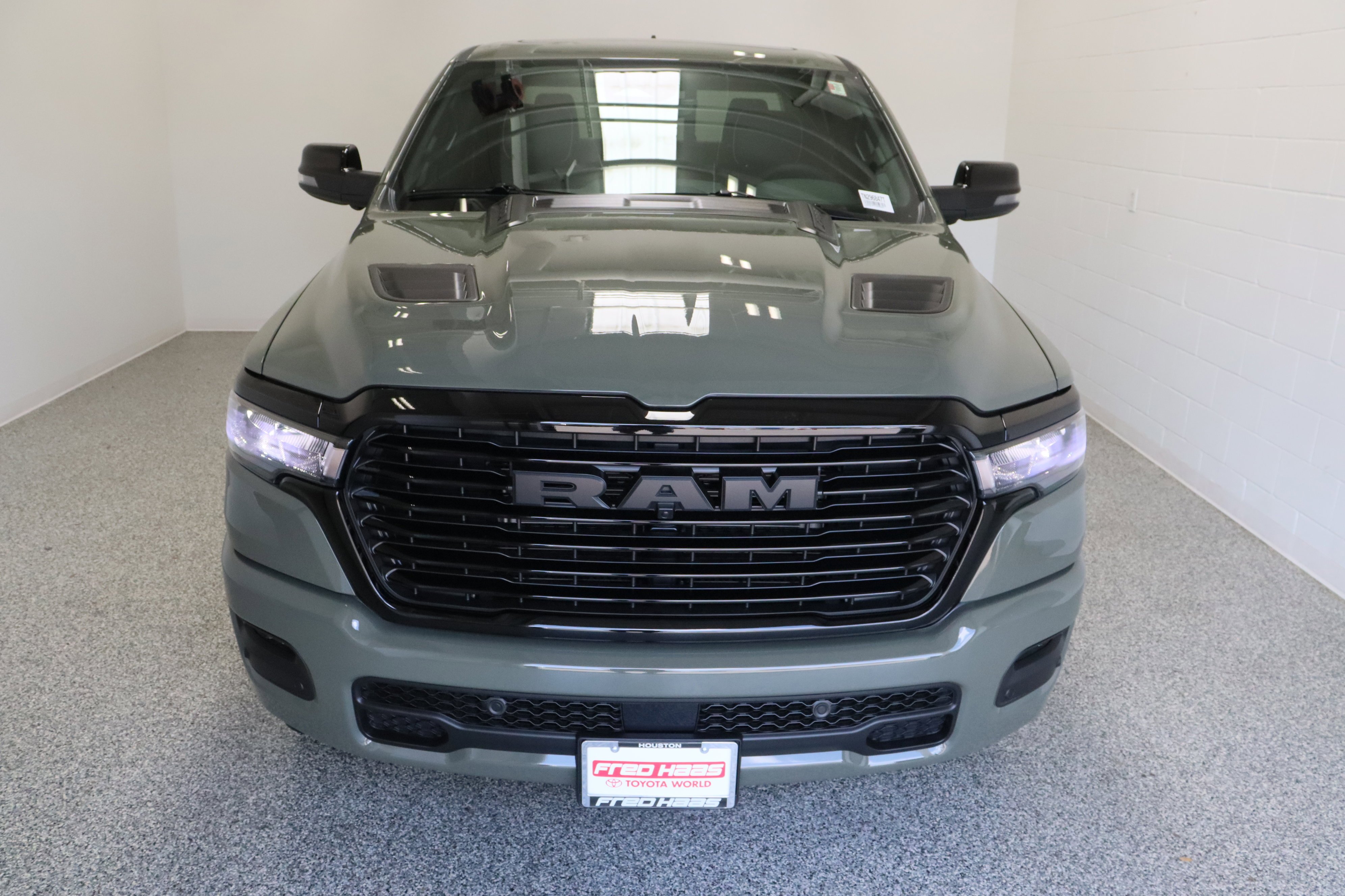 Used 2026 Canyon Lake Ram Laramie 3.0T image 3