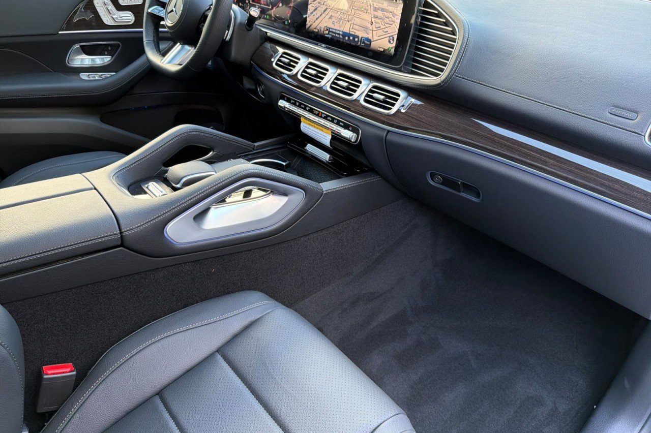 New 2026 Polar White Mercedes-Benz GLS 450 4MATIC® SUV image 16