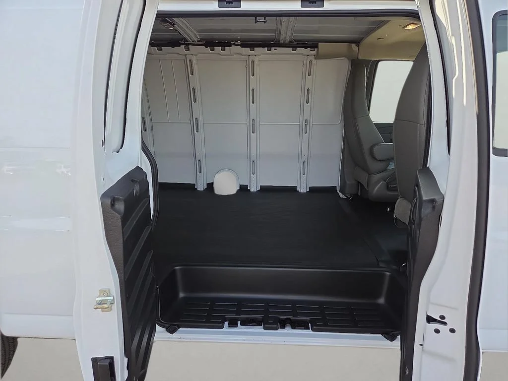 2026 GMC Savana Cargo Work Van - Photo 10